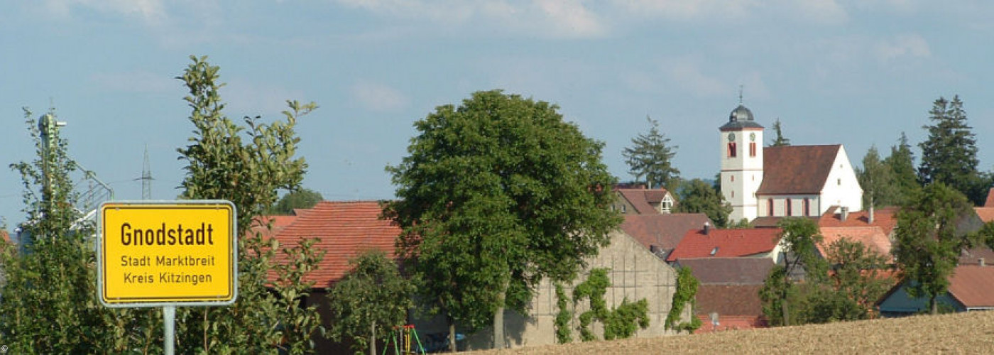 Blick auf die Kirche von Gnodstadt