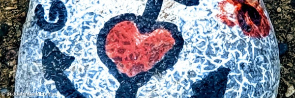 Steinkunst Glaube Liebe Hoffnung