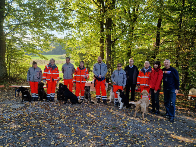 Die Rettungshundestaffel der Johanniter war beim Hundegottesdienst 2025 zu Gast