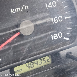Der Bus hat schon einige Kilometer auf dem Buckel