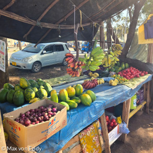 Marktstände auf der outdoor-Shoppingmeile 